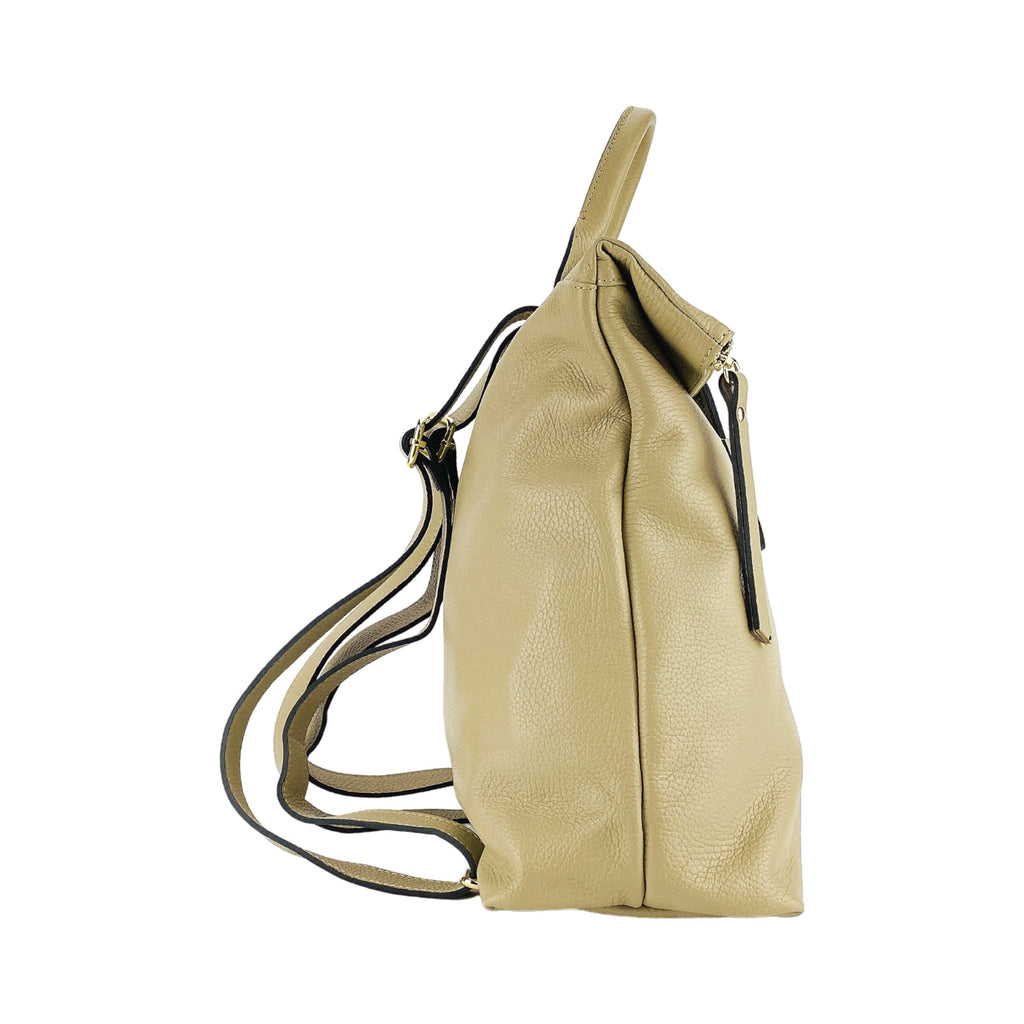 RB1021AL | Women's Soft Backpack in Genuine Leather Made in Italy with Adjustable Shoulder Straps. Shiny Gold Metal Zipper and Accessories - Beige Color - Dimensions: 30 x 34 x 10.5 cm.